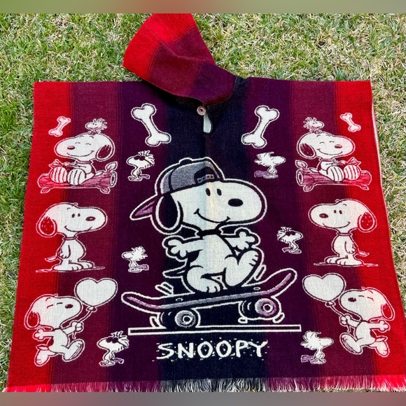 Colorful youth size alpaca poncho exclusive design snoopy  unisex hooded.